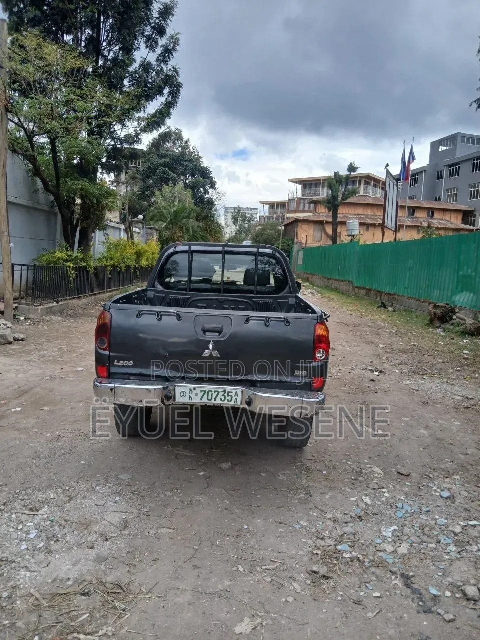 Mitsubishi L200 2011 Gray
