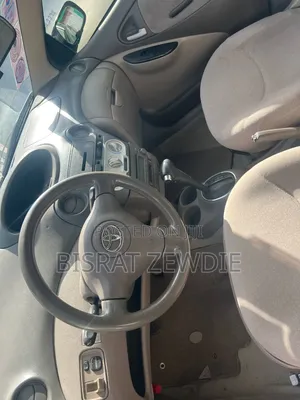 Toyota Platz 2003