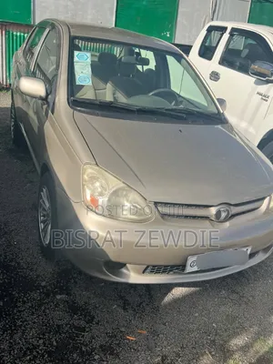 Toyota Platz 2003
