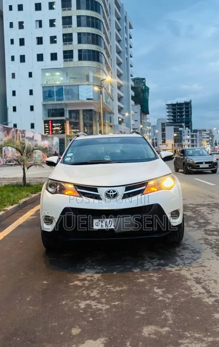 Toyota RAV4 2015 White