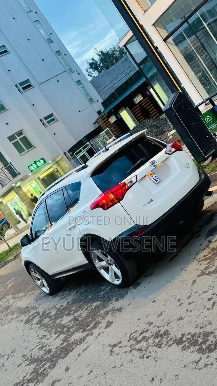 Toyota RAV4 2015 White