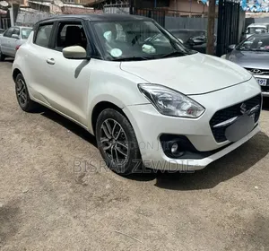Suzuki Swift 2021 White