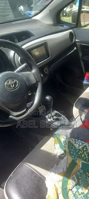 Toyota Yaris 2012 Black