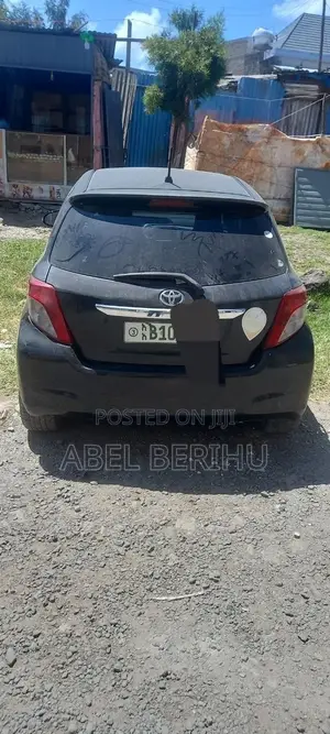 Toyota Yaris 2012 Black