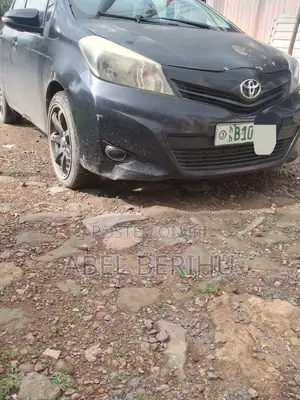 Toyota Yaris 2012 Black
