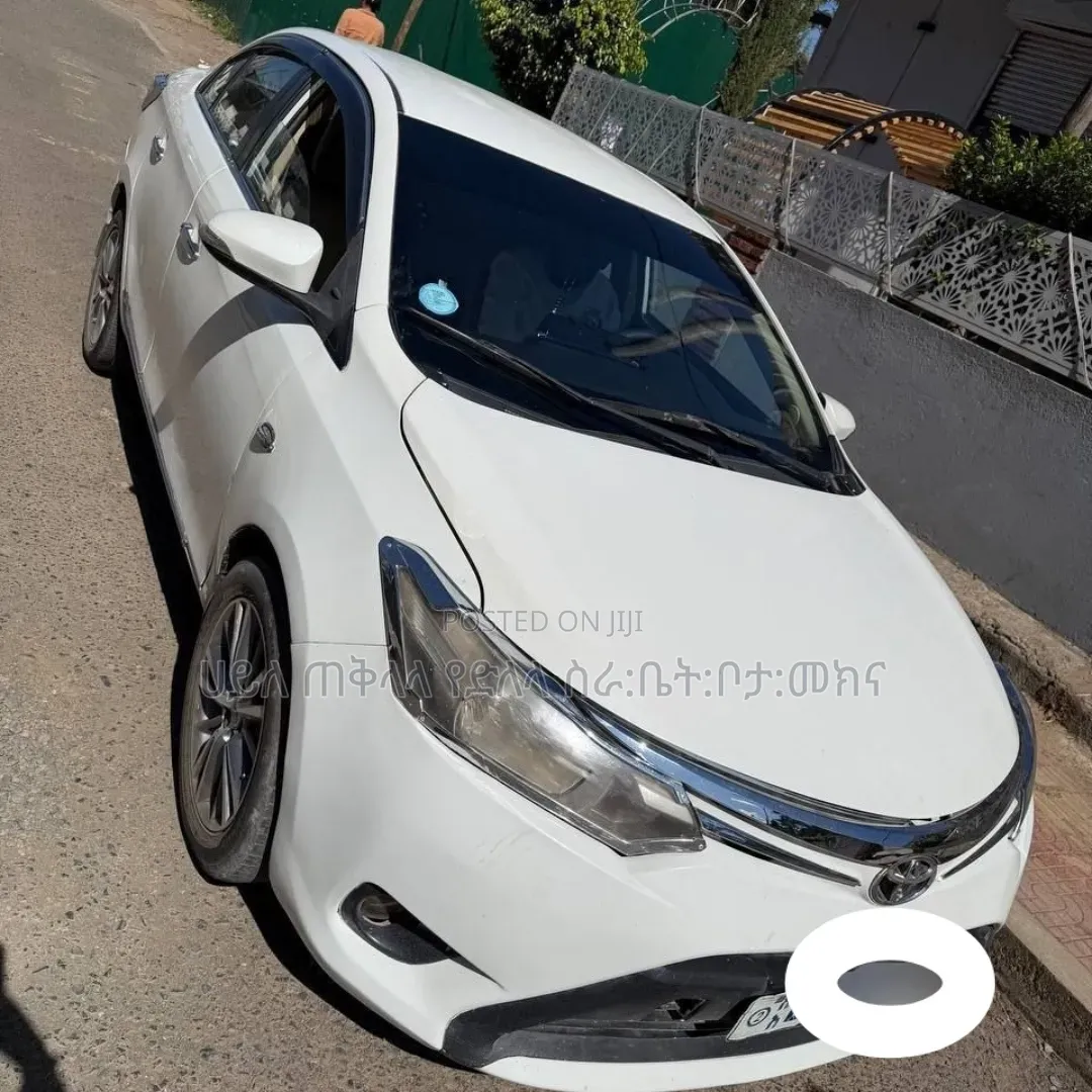 Toyota Yaris 2014 White