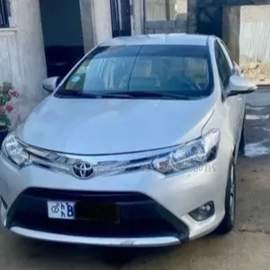 Toyota Yaris 2016 Purple