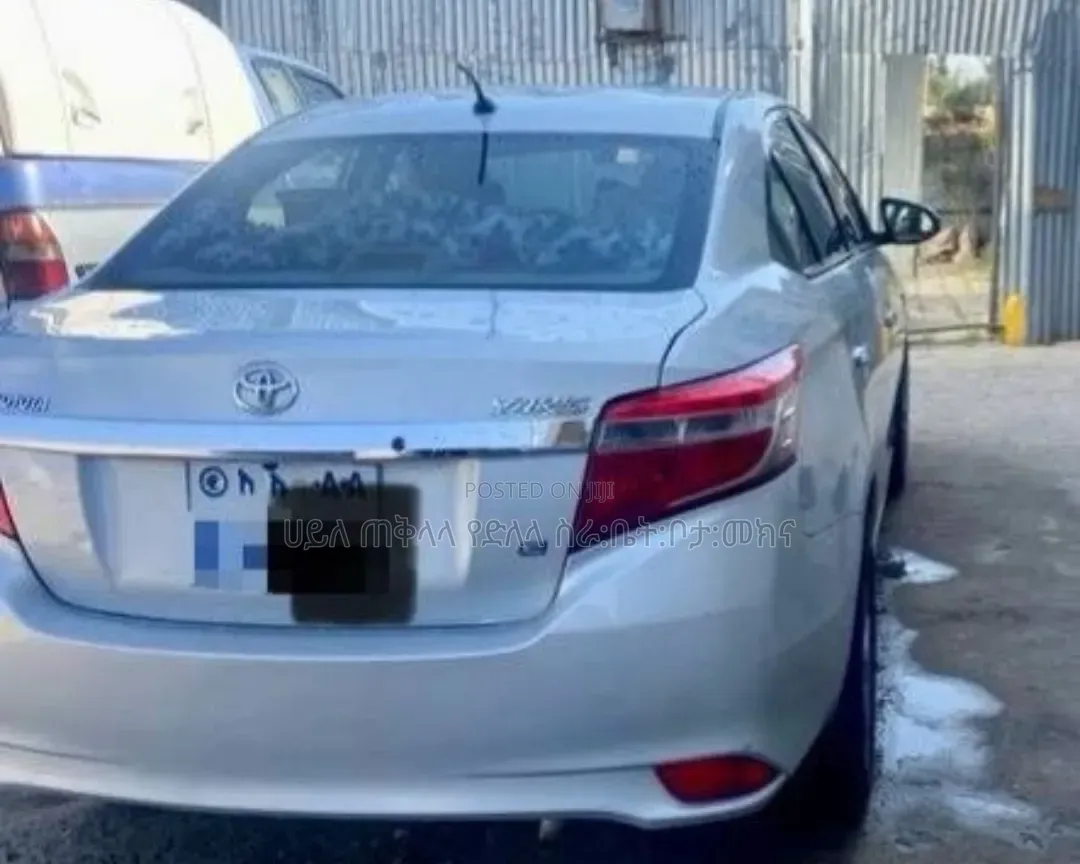 Toyota Yaris 2016 Purple