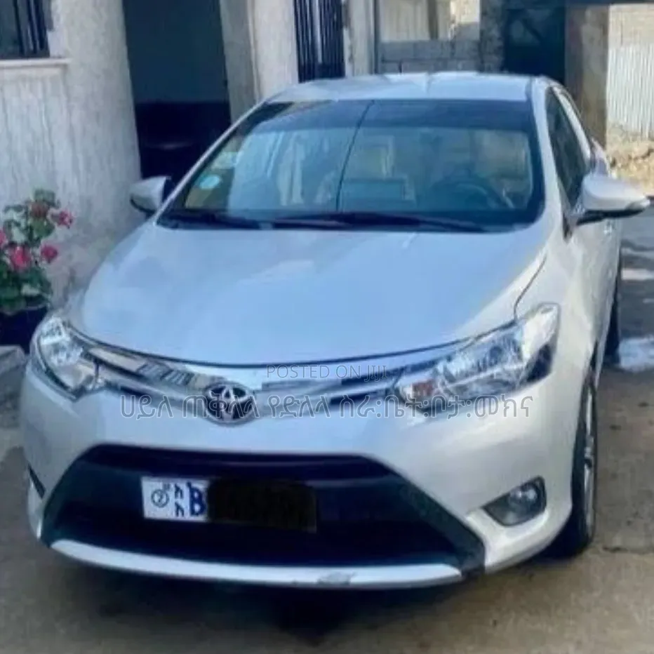 Toyota Yaris 2016 Purple