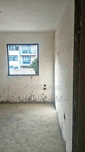 2bdrm Apartment in አፍሪሆምስ, Kirkos for sale