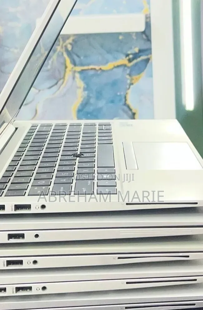 New Laptop HP EliteBook 830 G8 16GB Intel Core i7 SSD 512GB