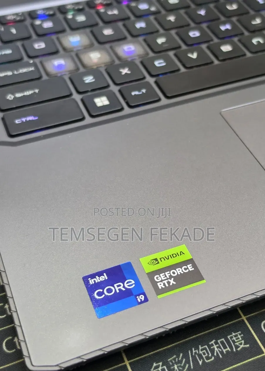 New Laptop MSI Vector GP68 HX 13V 32GB Intel Core i9 SSD 1T