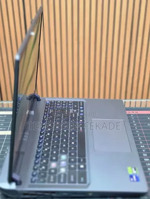 New Laptop MSI Vector GP68 HX 13V 32GB Intel Core i9 SSD 1T
