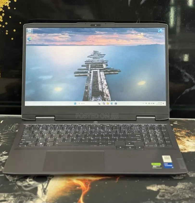 New Laptop Lenovo LOQ 15IRH8 16GB Intel Core i5 SSD 512GB