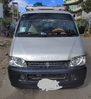 Suzuki Eeco 2025 Silver