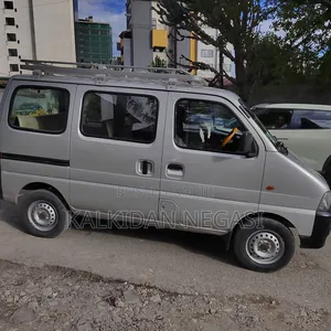 Suzuki Eeco 2025 Silver