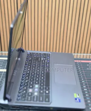 New Laptop MSI Vector GP68 HX 13V 32GB Intel Core i9 SSD 1T