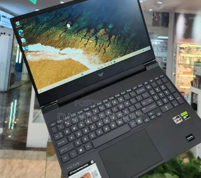 New Laptop HP Victus 15 16GB AMD Ryzen 7 SSD 1T