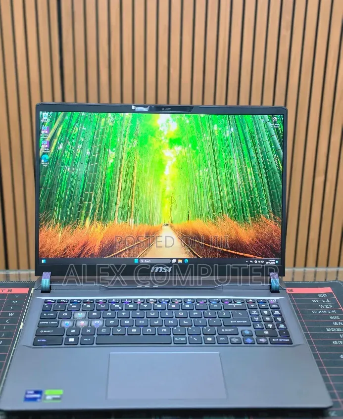 New Laptop MSI Vector GP68 HX 13V 16GB Intel Core i9 SSD 1T