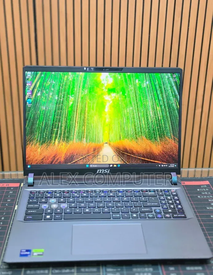 New Laptop MSI Vector GP68 HX 13V 16GB Intel Core i9 SSD 1T
