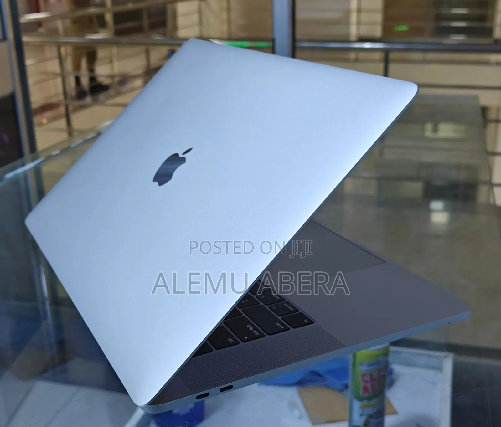New Laptop Apple MacBook Pro 2019 16GB Intel Core i9 SSD 512GB