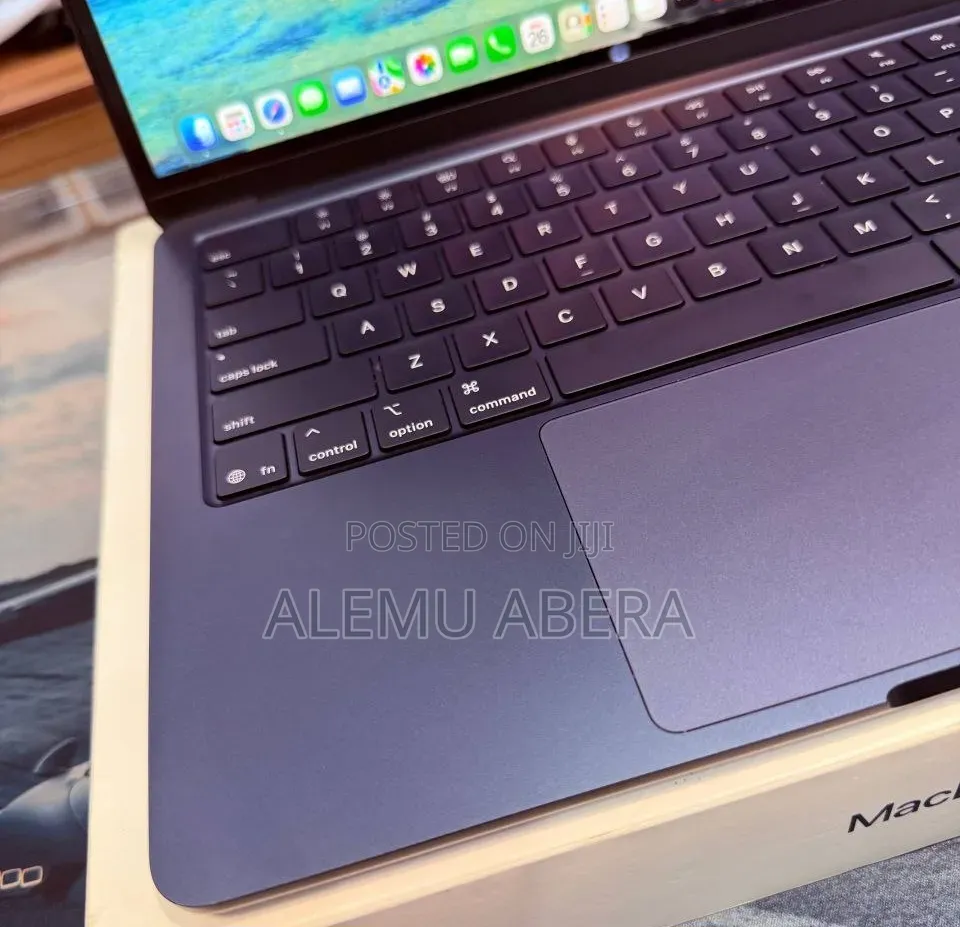 New Laptop Apple MacBook Air 2025 M4 16GB Apple M4 SSD 256GB