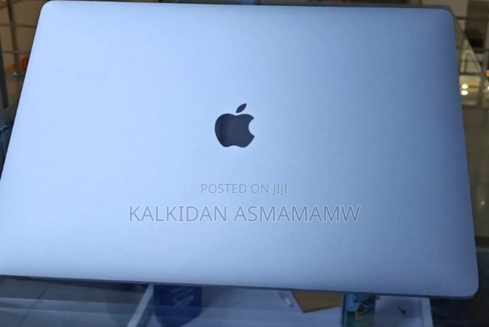 New Laptop Apple MacBook Pro 2019 16GB Intel Core i9 SSD 512GB