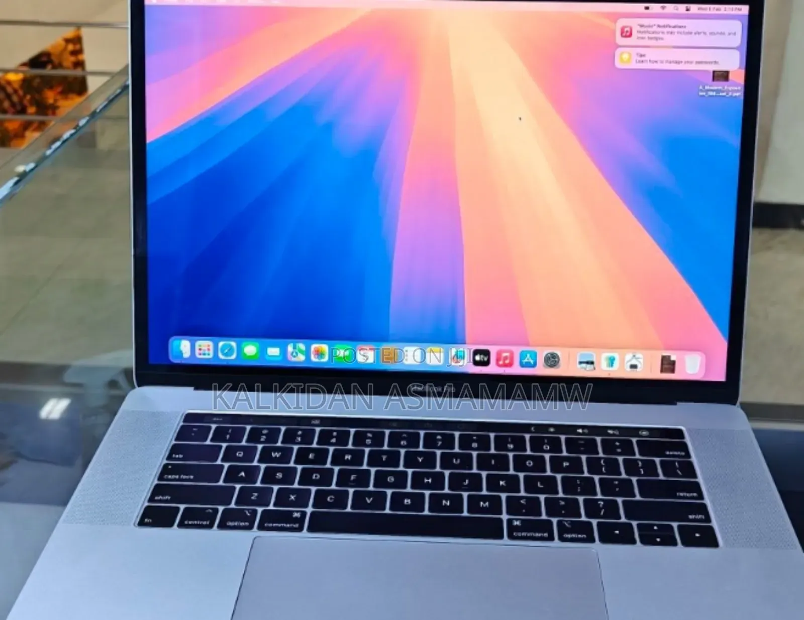 New Laptop Apple MacBook Pro 2019 16GB Intel Core i9 SSD 512GB