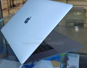 New Laptop Apple MacBook Pro 2019 16GB Intel Core i9 SSD 512GB