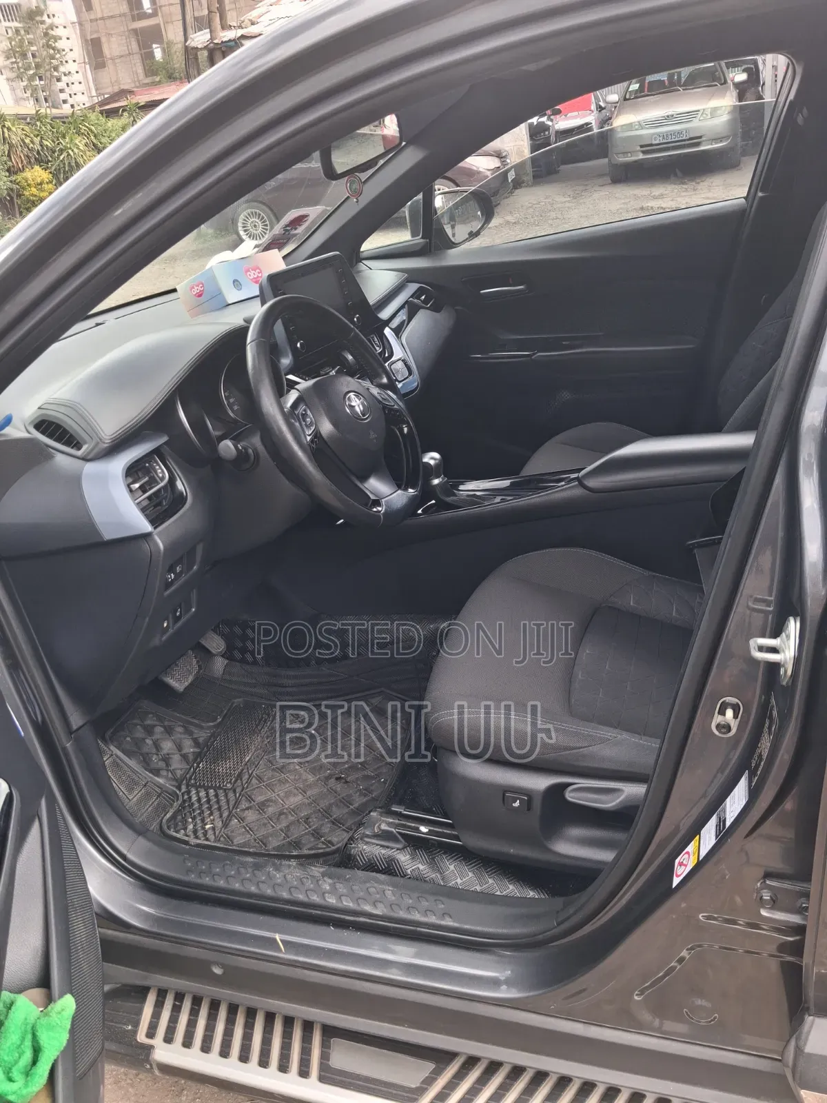 Toyota C-HR LE FWD 2020 Gray