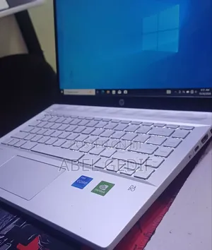 New Laptop HP Pavilion 14 8GB Intel Core i5 SSD 512GB