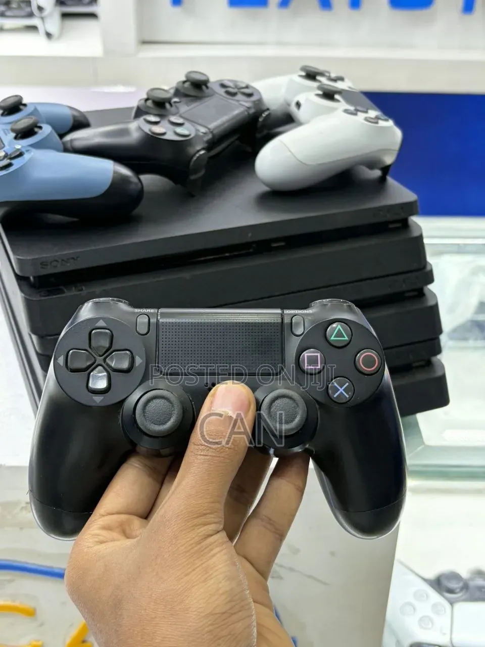 PlayStation 4 - Slim Model / ብዛት ውሰዱ /