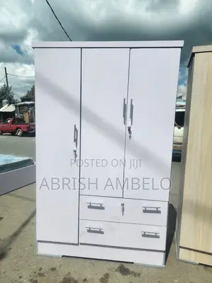 Adis Laminate Closet VVVVV