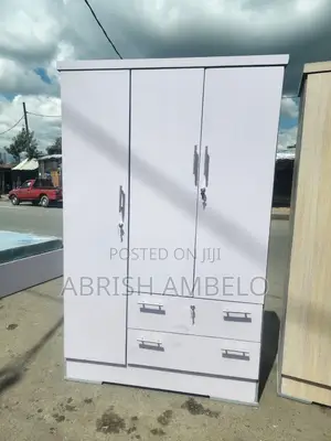 Adis Laminate Closet VVVVV