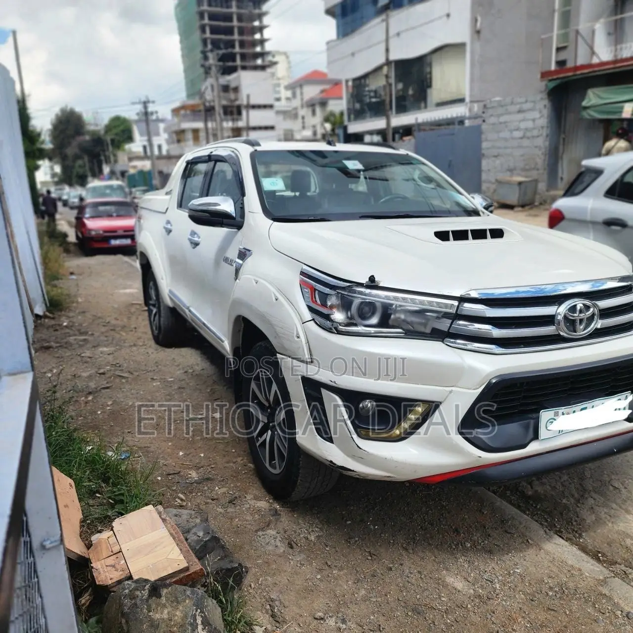 Toyota Hilux Revo Double Cab Deisel 2.4 RWD 2017 White