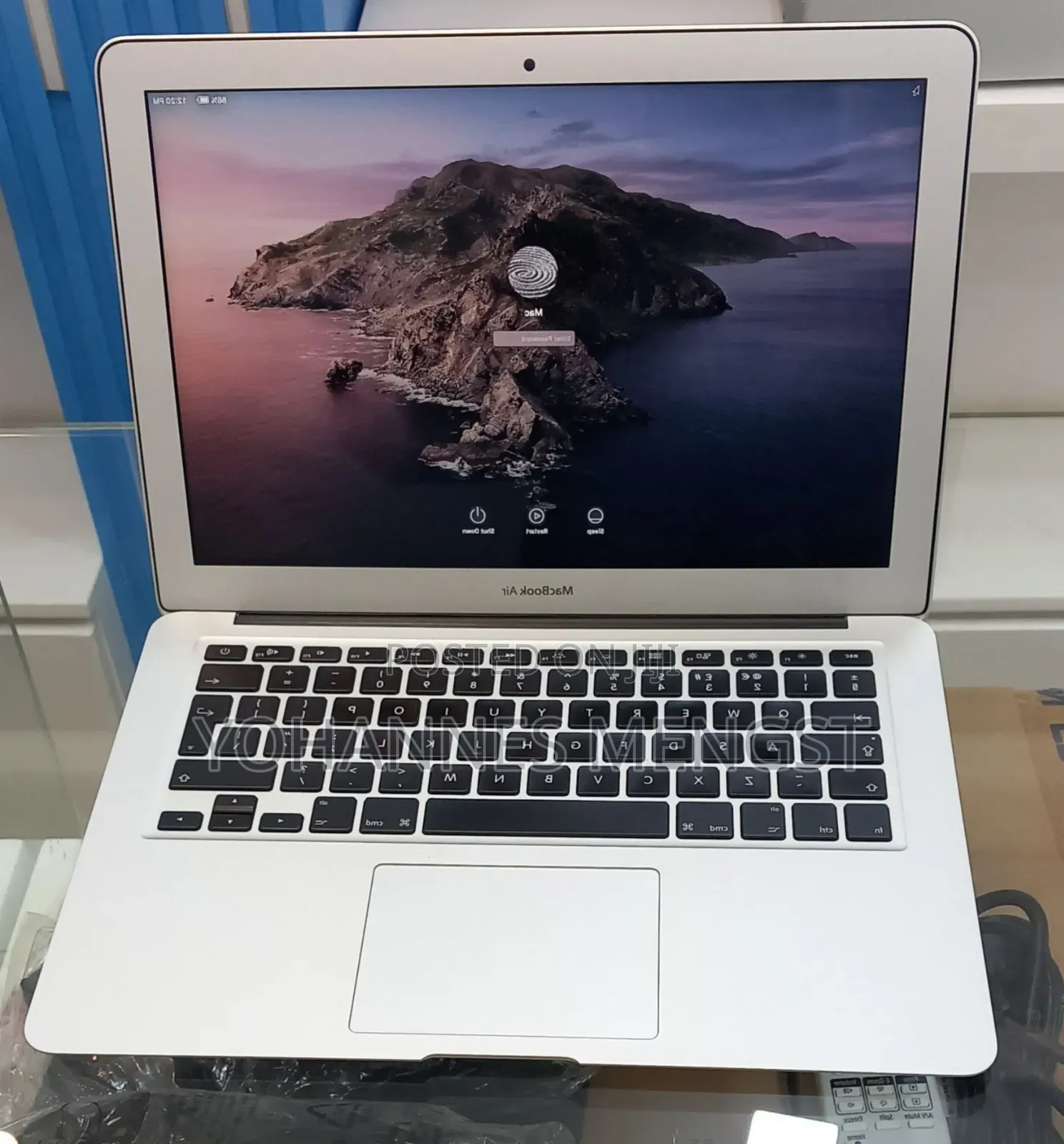 New Laptop Apple MacBook Air 2012 4GB Intel Core i7 SSD 128GB