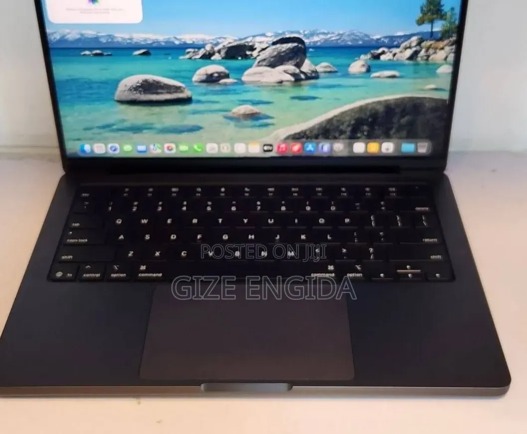 New Laptop Apple MacBook Pro 2025 M5 16GB Apple M5 SSD 512GB