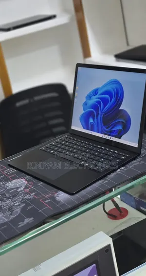 New Laptop Microsoft Surface Laptop 4 16GB Intel Core i7 SSD 512GB