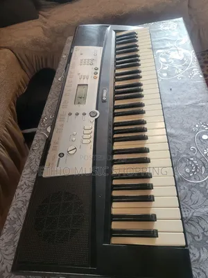 Yamaha PSR E203 Keyboard