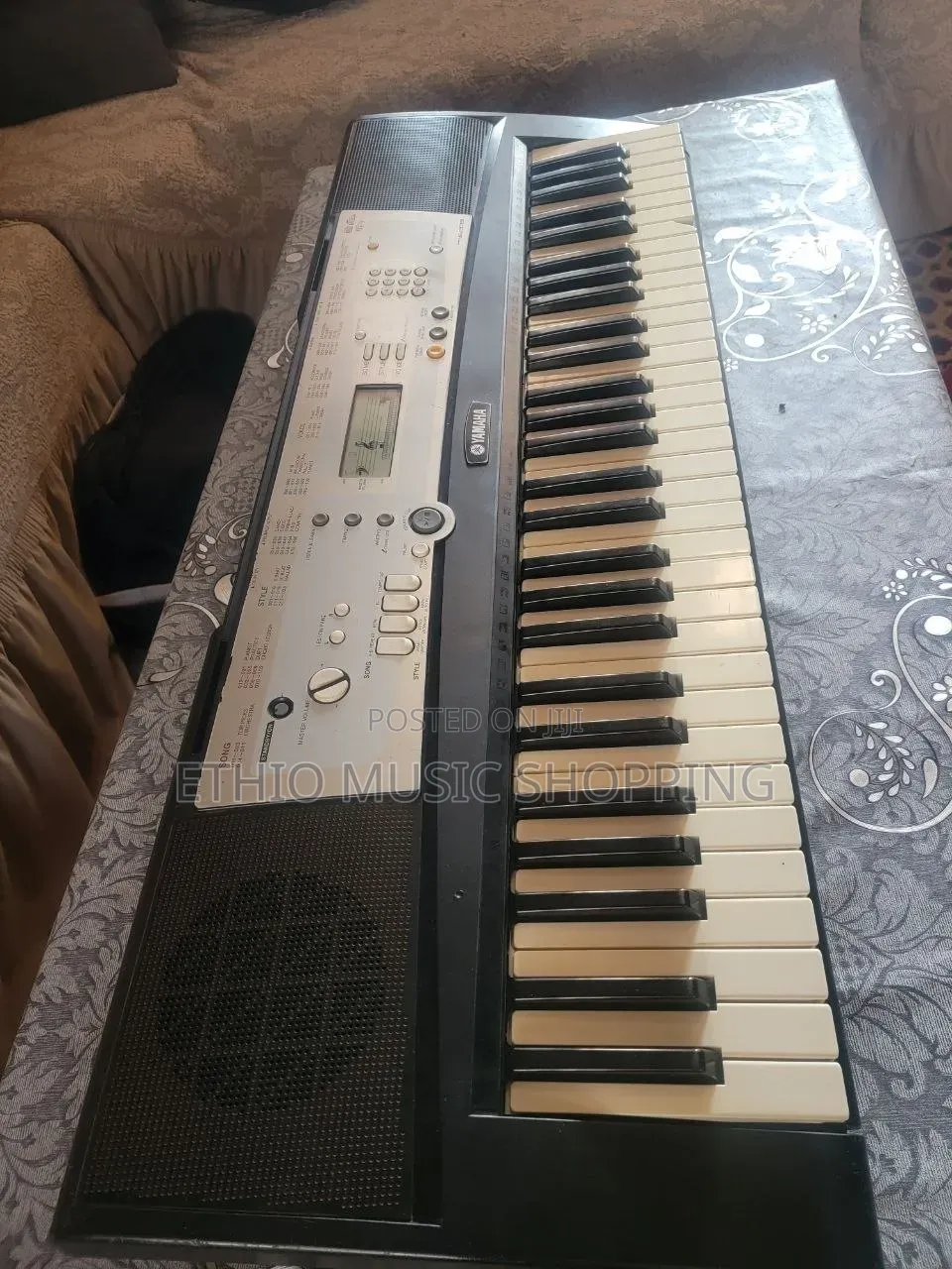 Yamaha PSR E203 Keyboard