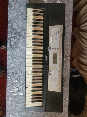 Yamaha PSR E203 Keyboard