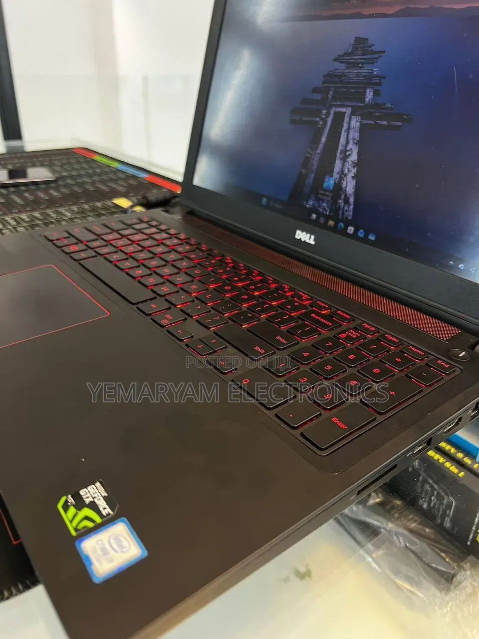 New Laptop Dell Inspiron 15 5577 16GB Intel Core i7 SSD 512GB