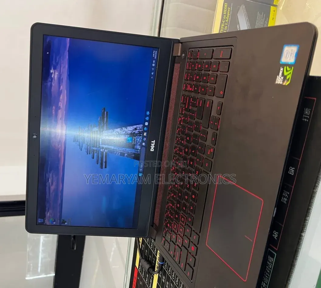 New Laptop Dell Inspiron 15 5577 16GB Intel Core i7 SSD 512GB