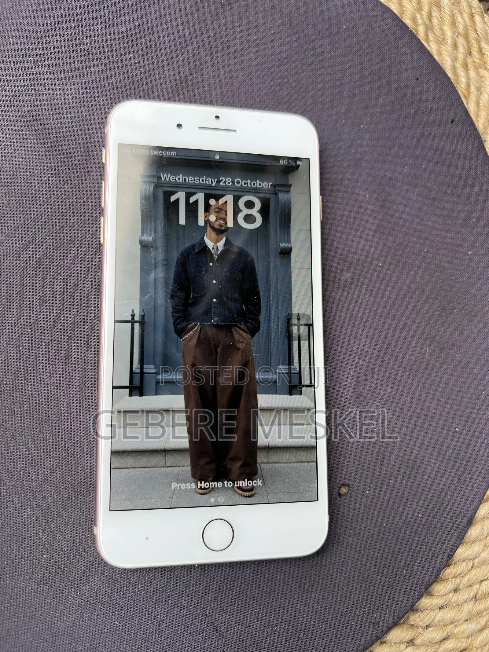New Apple iPhone 8 Plus 64 GB Silver