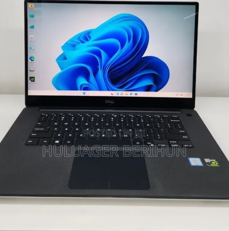 New Laptop Dell XPS 15 16GB Intel Core i7 SSD 512GB