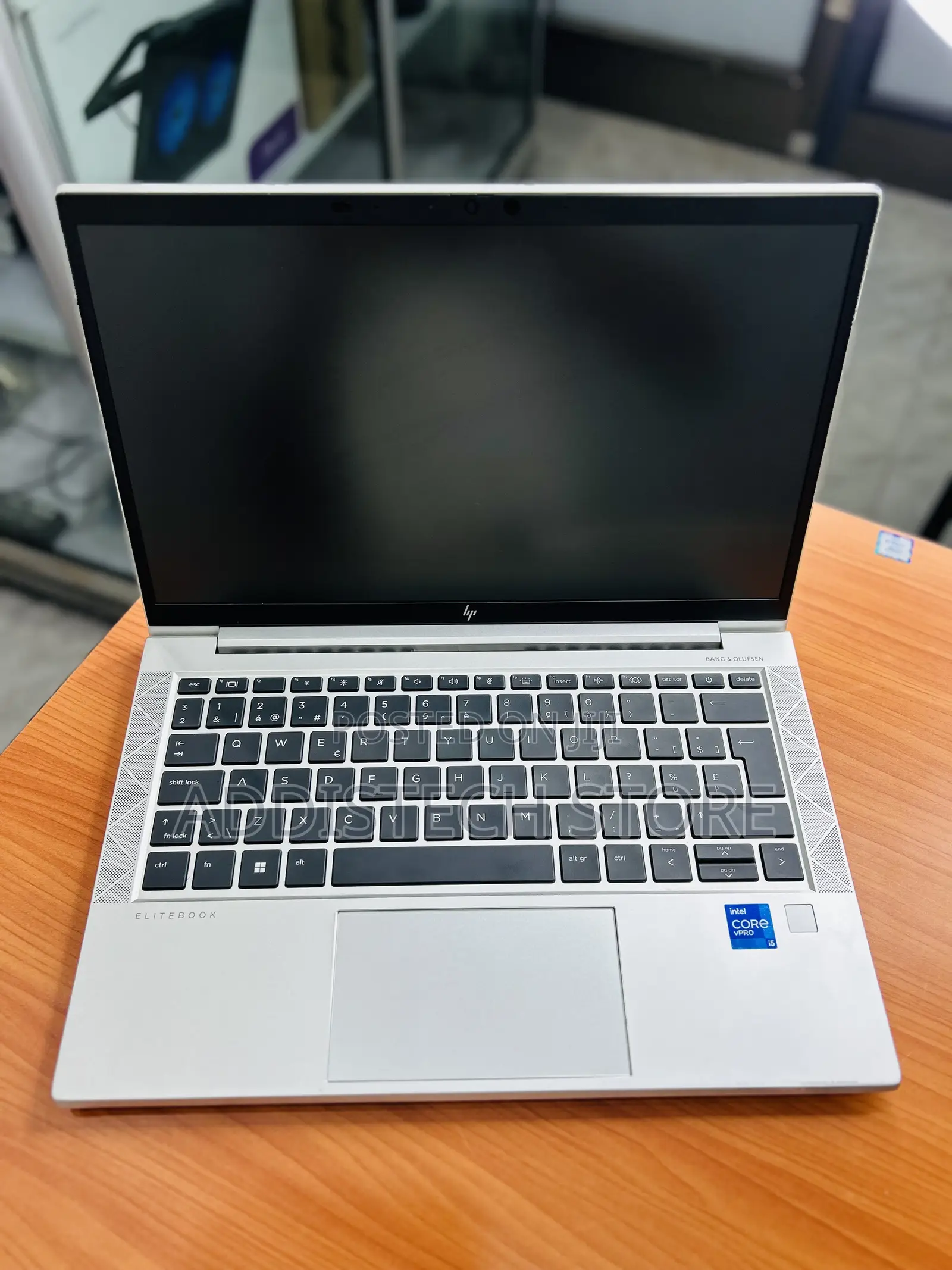 New Laptop HP EliteBook 830 G8 16GB Intel Core i5 SSD 512GB