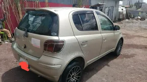 Toyota Vitz 2004 Silver