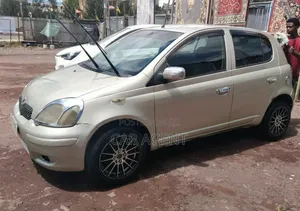 Toyota Vitz 2004 Silver