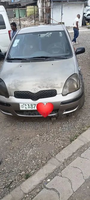 Toyota Vitz 2003 Silver