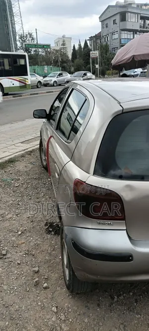Toyota Vitz 2003 Silver